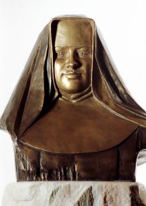 Bronzebüste: Restituta im Nonnengewand
