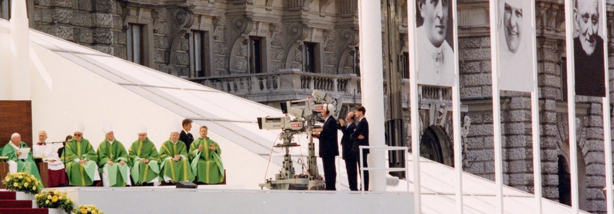 Papstaltar der Seligsprechungsmesse am 21.06.1998